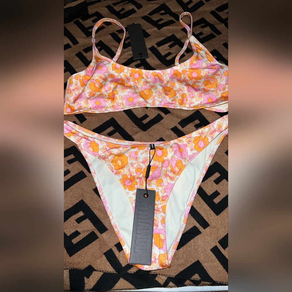 Triangl - Picture 2 of 2